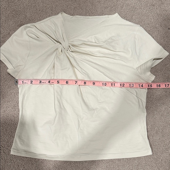 Lululemon Athletica Asymmetrical Front-Twist T-Shirt - Bone - Picture 5 of 5